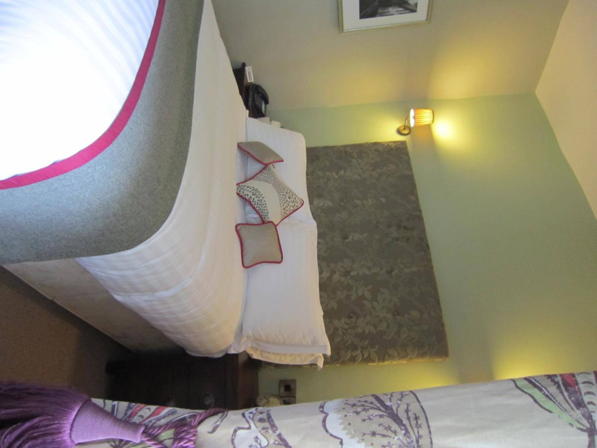 Cosy Standard Double (Off site parking)