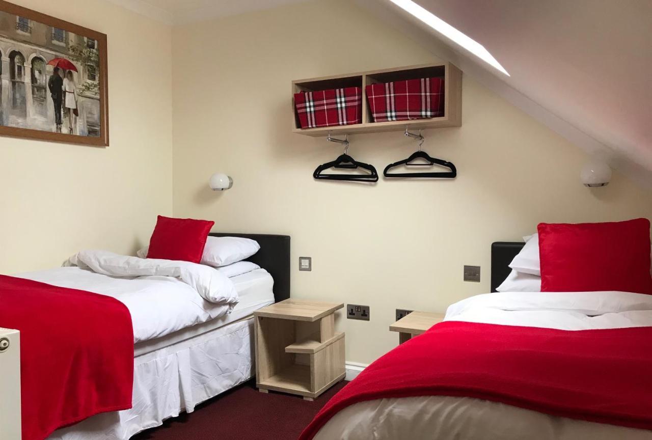 Twin Room with Private Bathroom