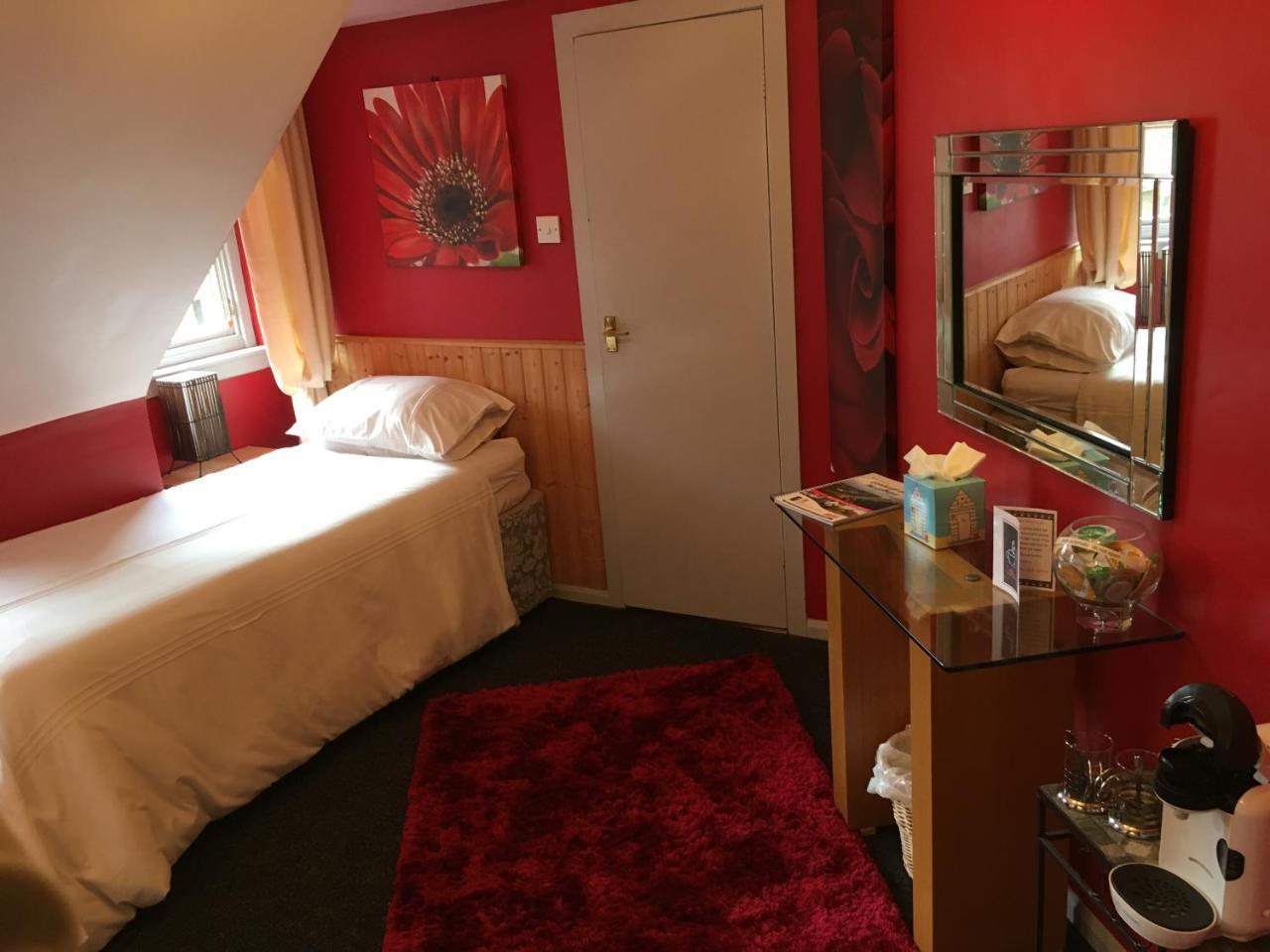 Standard Triple Room with Sea View