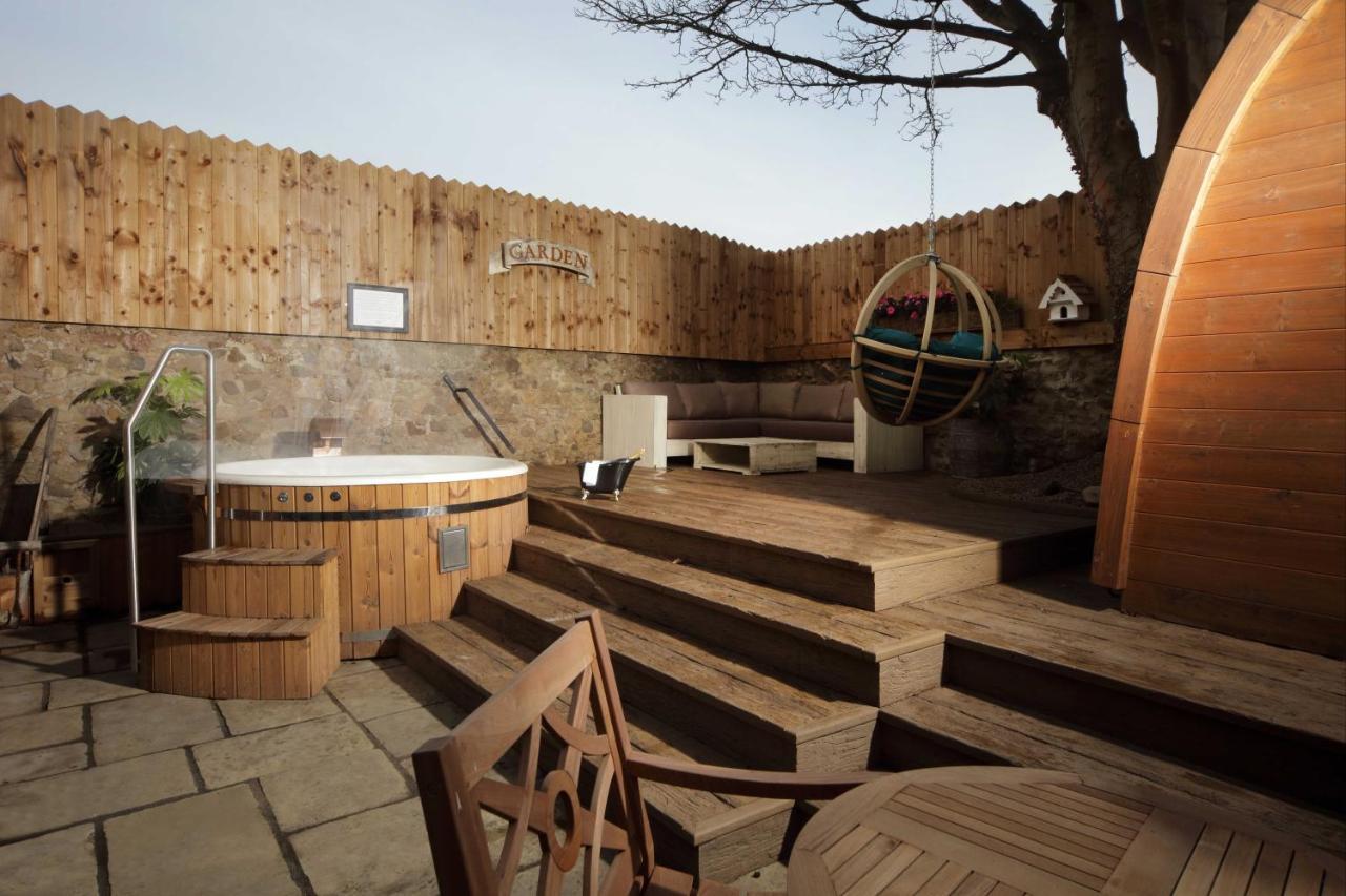 King Room with Spa Bath