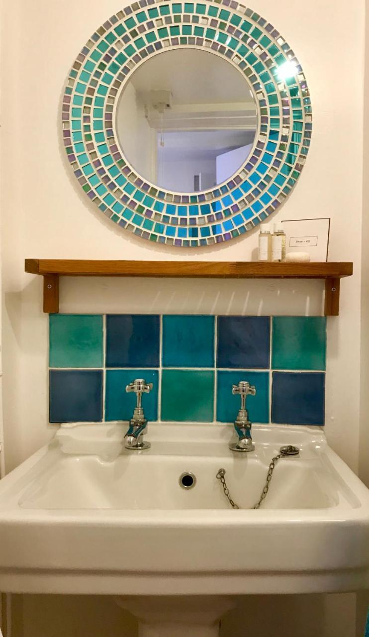 Twin Room with Shower