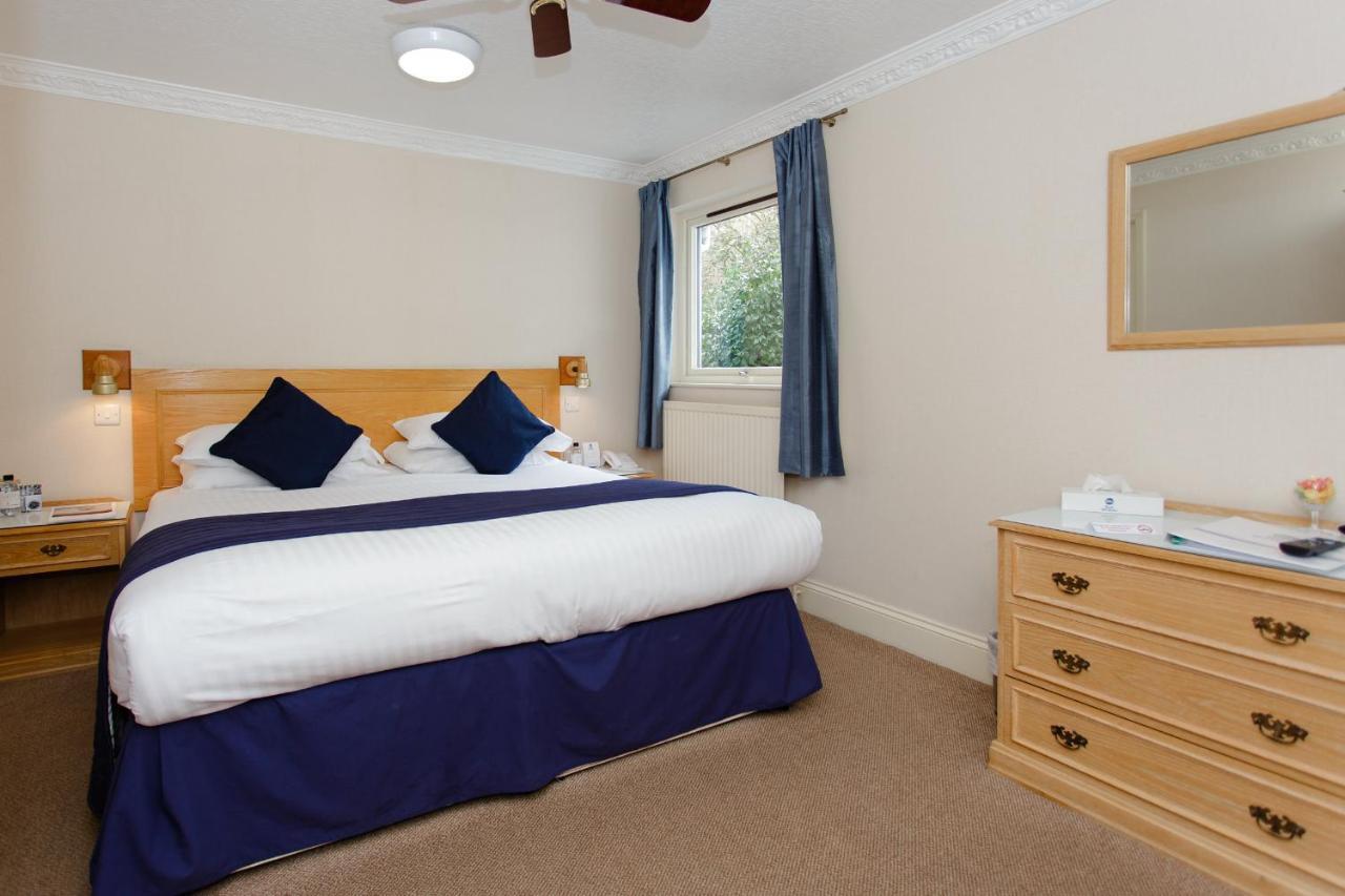 Standard King Room - Non-Smoking