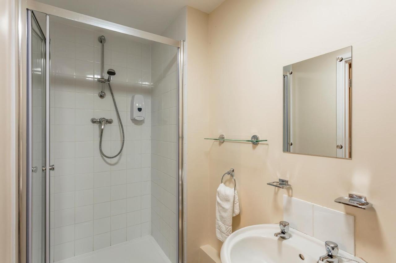 Superior Twin Room with No Window