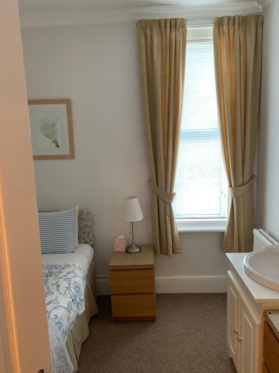 Single Room with Private External Bathroom