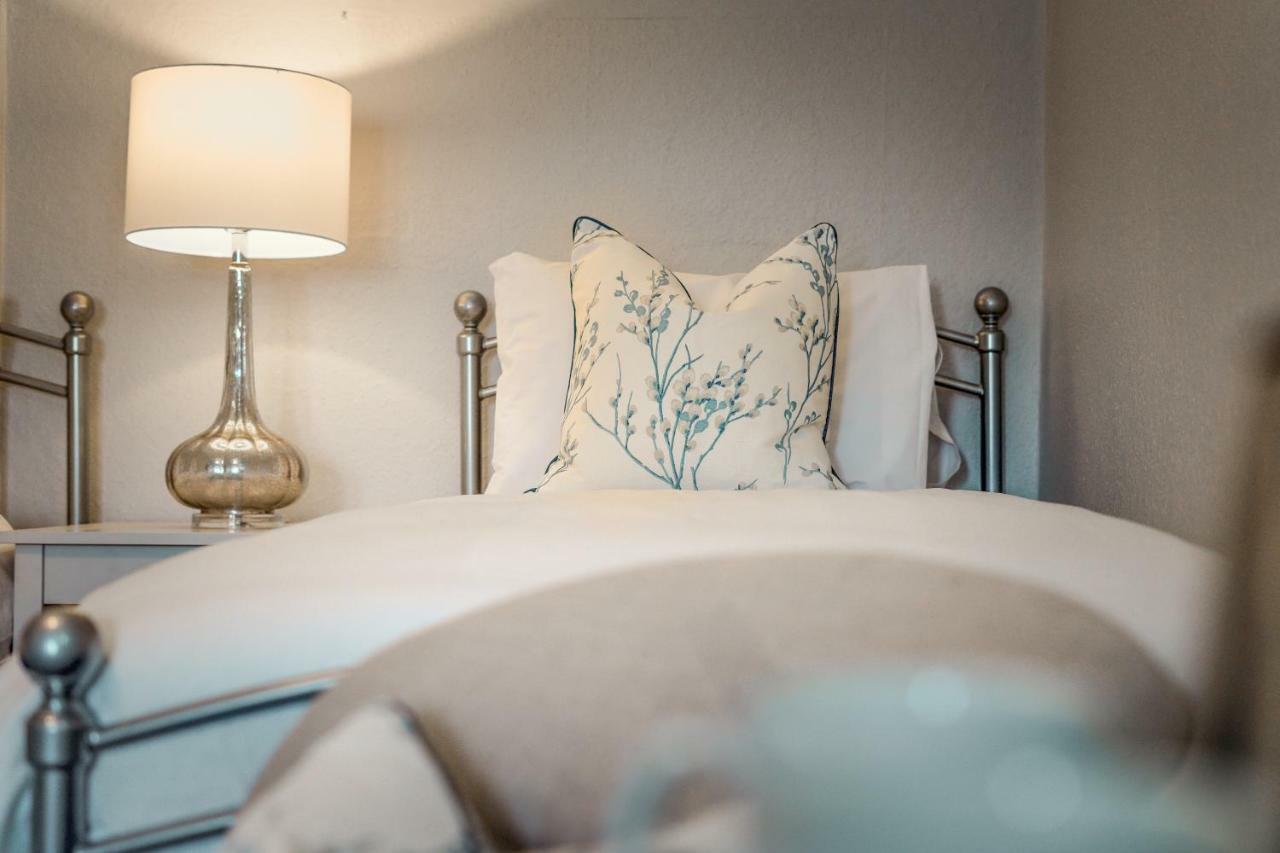 Twin Room with Private Bathroom