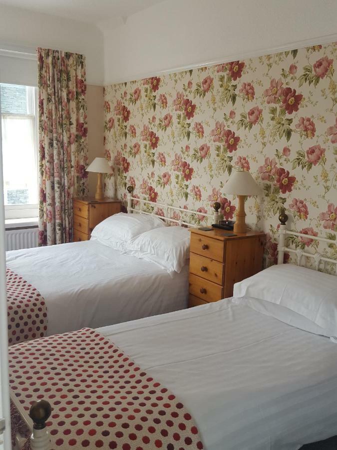 Standard Family Room,1225371878:JPEG