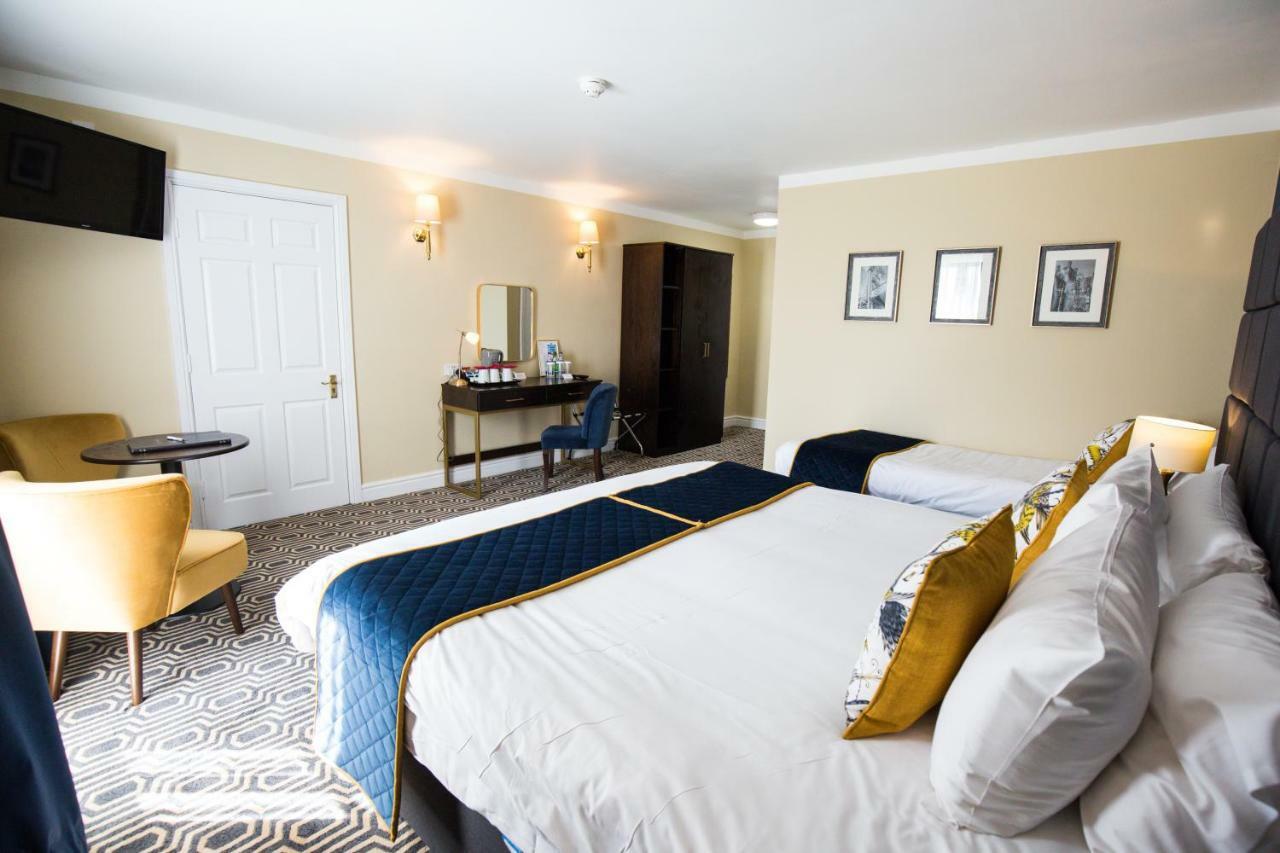 Family triple room,831891338:JPEG