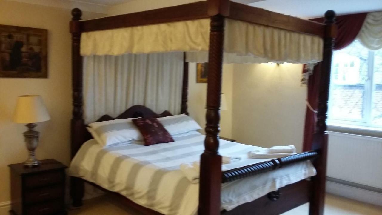 Large Double Room with Shower