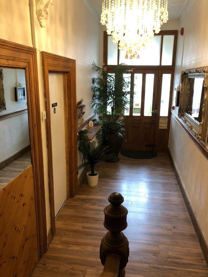 Double or Twin Room with Private Bathroom