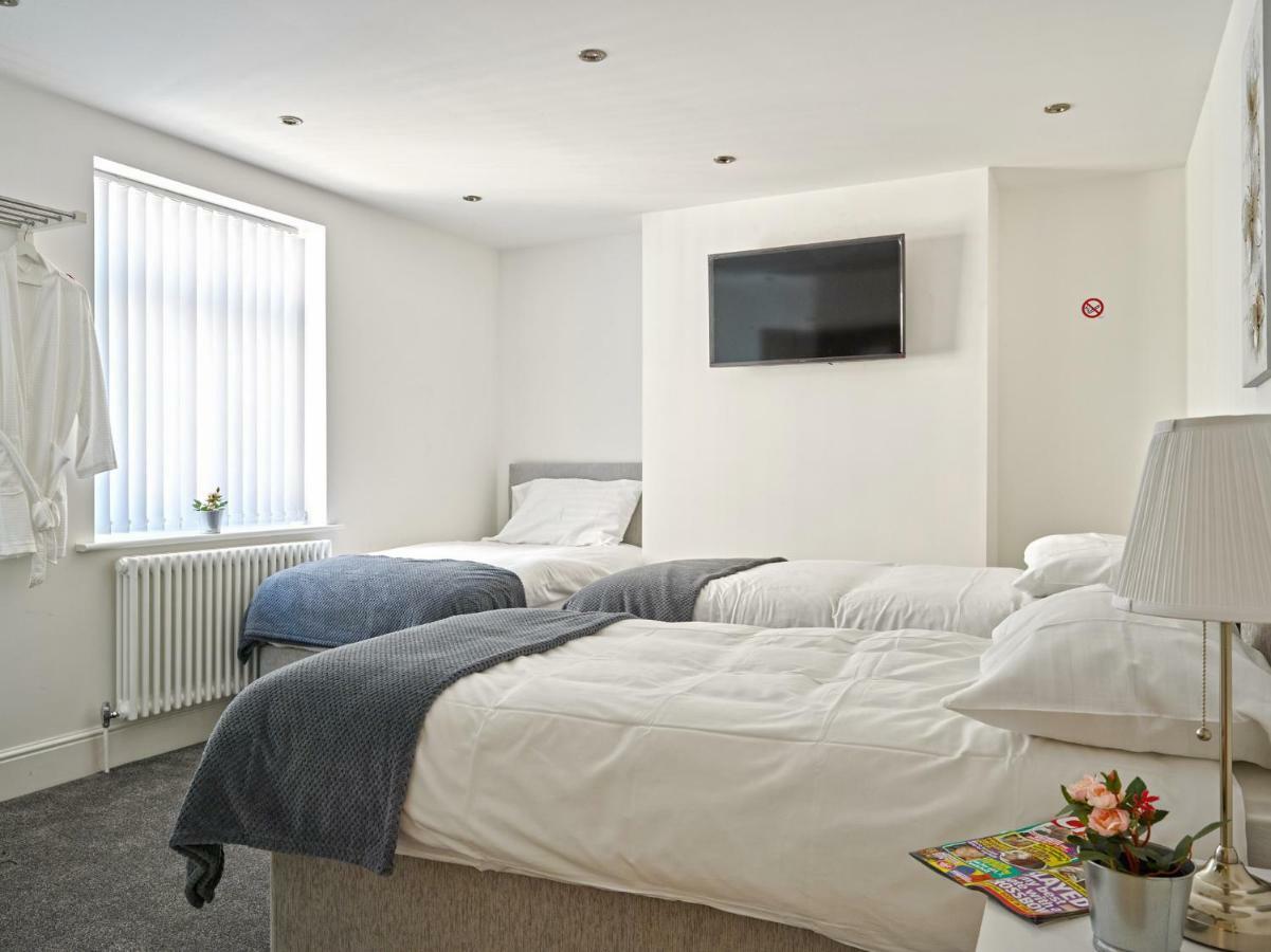 Triple Room with Private Bathroom