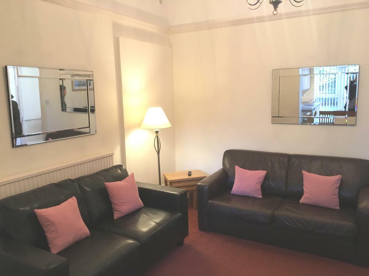 One-Bedroom Apartment 2