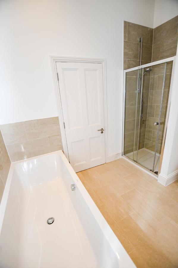 Superior One Bedroom Apartment