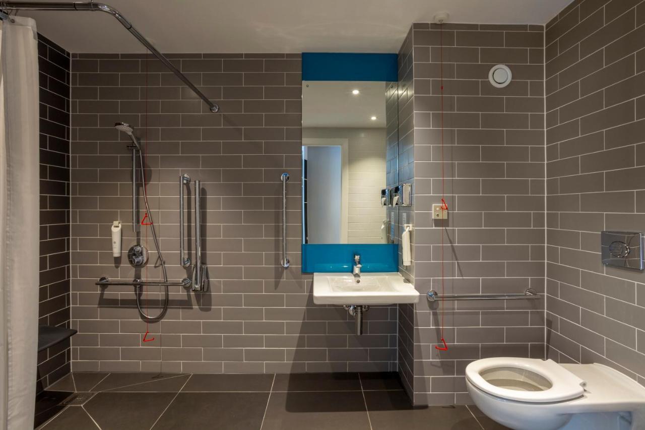 Double Room with Free Hot Breakfast - Accessible