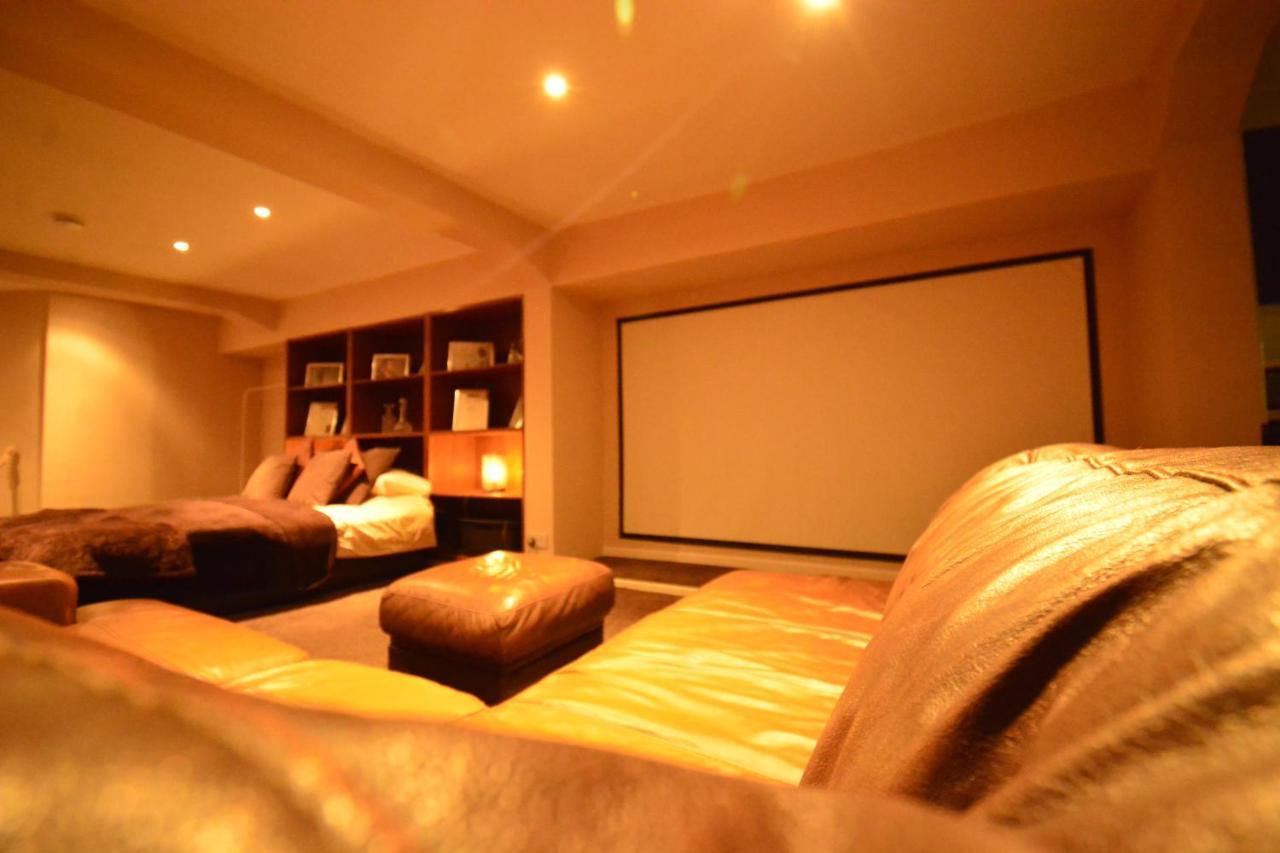Deluxe Studio