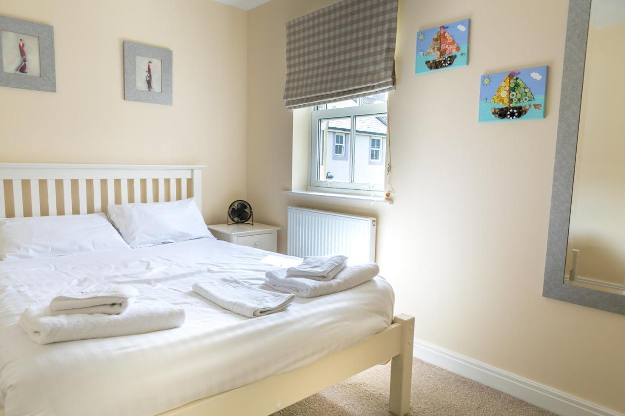 8 Berth Comfort Cottage 4 Bed (3xD 1xT) Pet Free