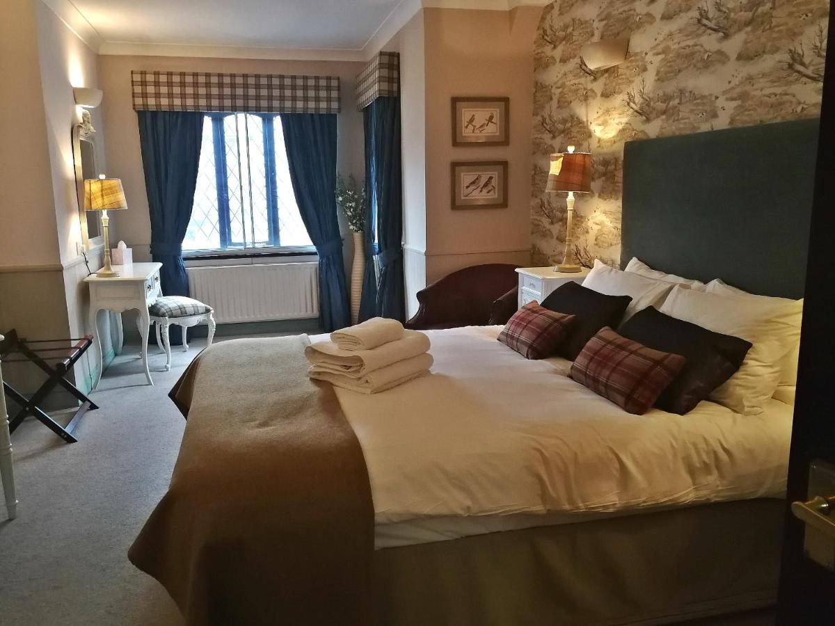 Comfy King Room