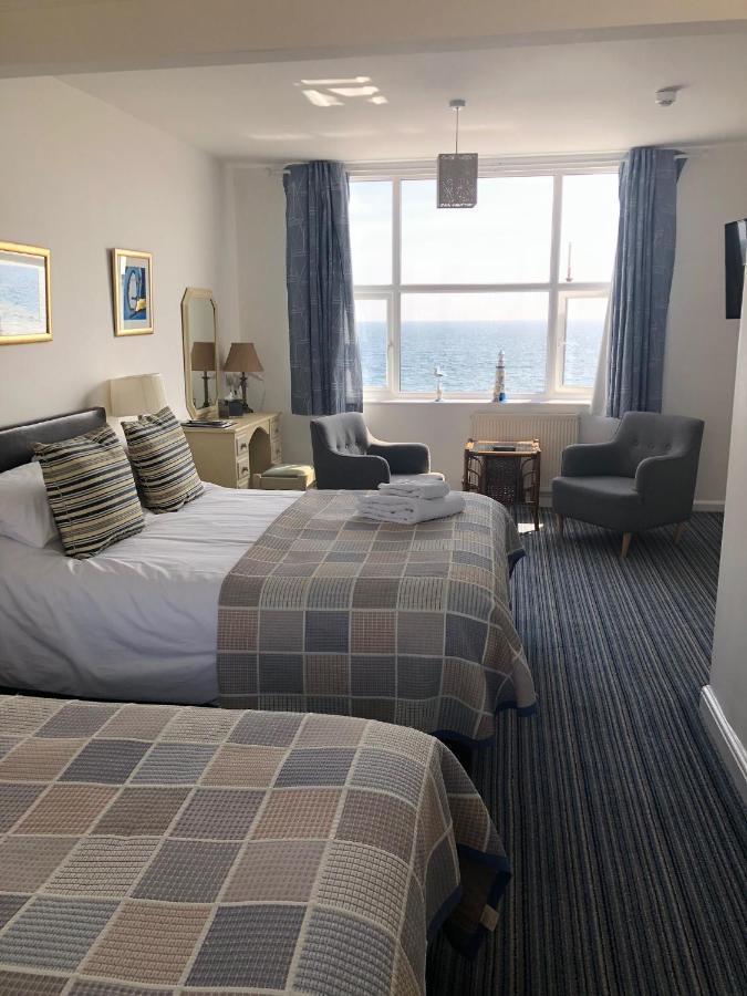 Superior King or Twin Room with Sea View