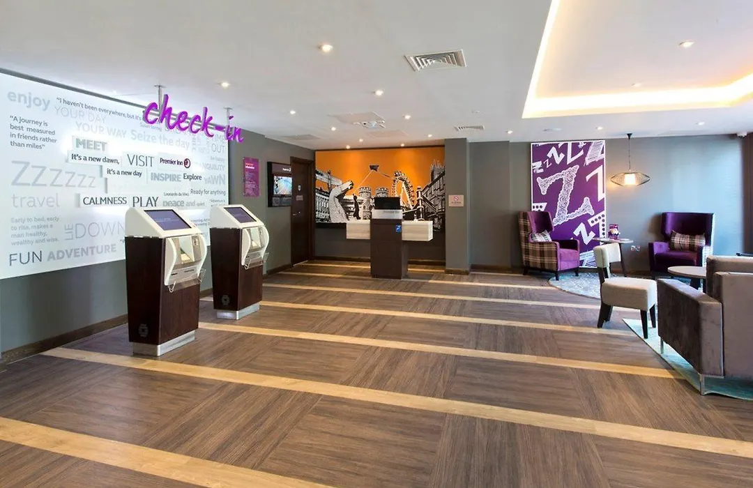 Premier Inn Newbury Tc - London Road-1