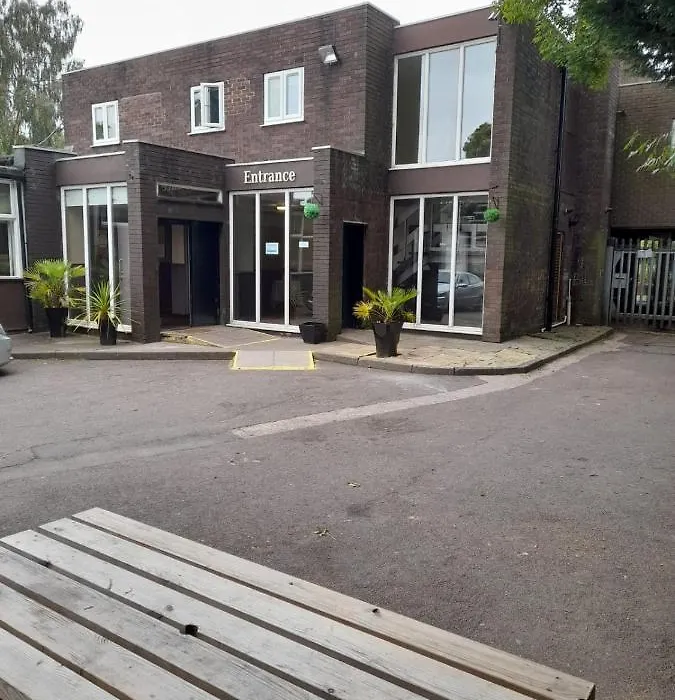 The Avenue Club And Lodge-1