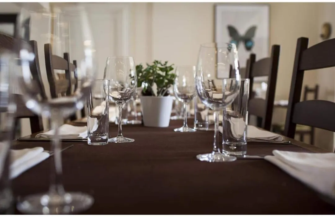 Oyo White Horse Hotel-1