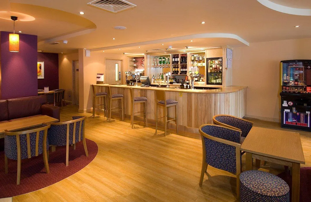 Premier Inn Leicester City Centre - Train Station-1