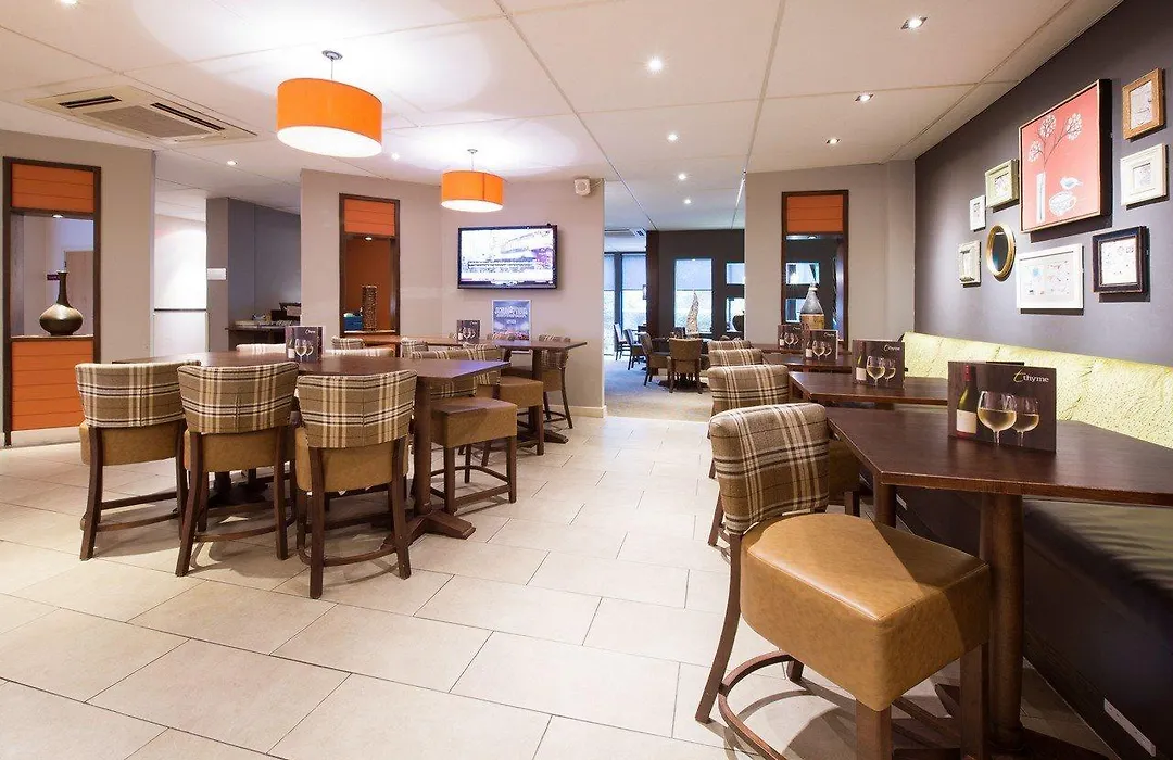 Premier Inn Portsmouth Port Solent-1