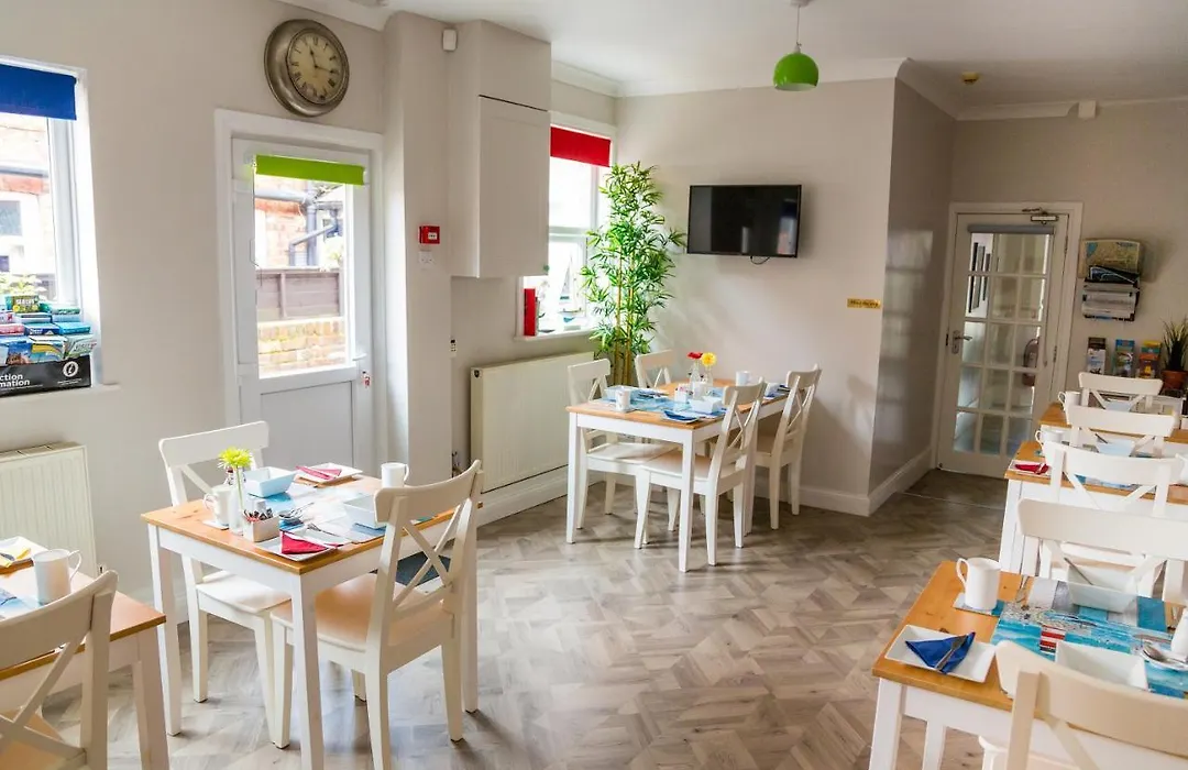 Kingsway Guesthouse - A Selection Of Single, Double And Family Rooms In A Central Location-1