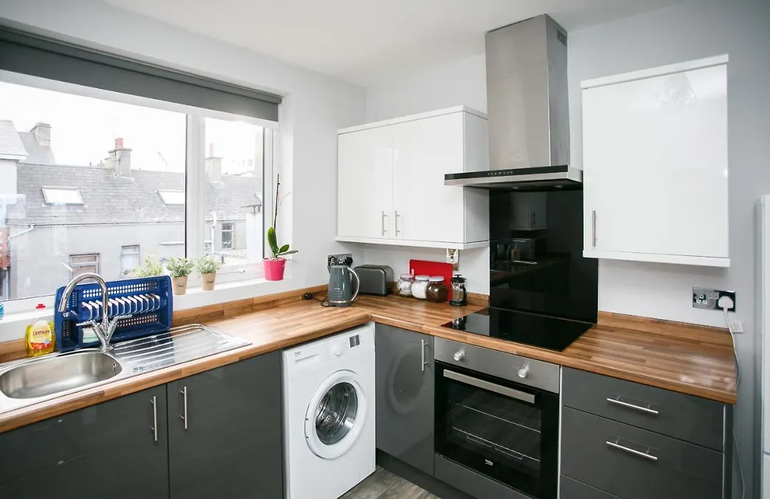 Apt3, No 2 Antrim Gardens, Portrush With Seaview-1