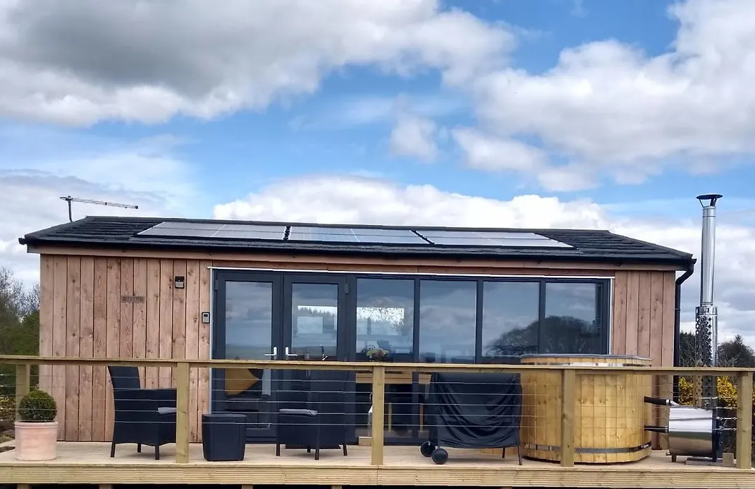 Cleeves Cabins Arran Luxury Lodge With Hot Tub-1