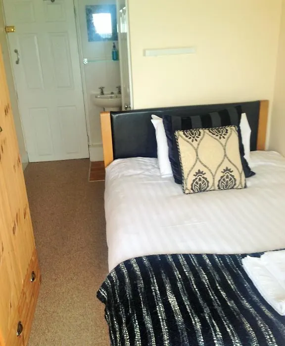 Carlyon Guest House-1