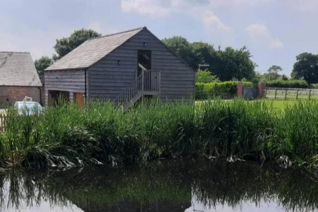 Swallows Retreat: A Country Loft Apartment-1
