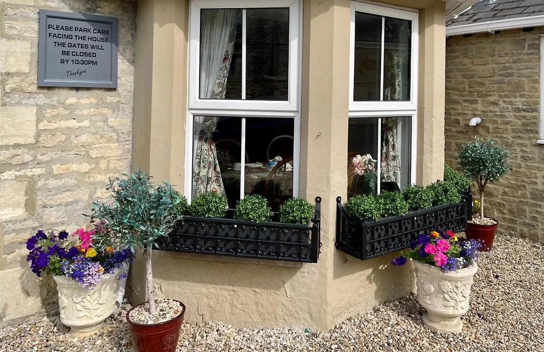 Apsley Villa Guest House.-1