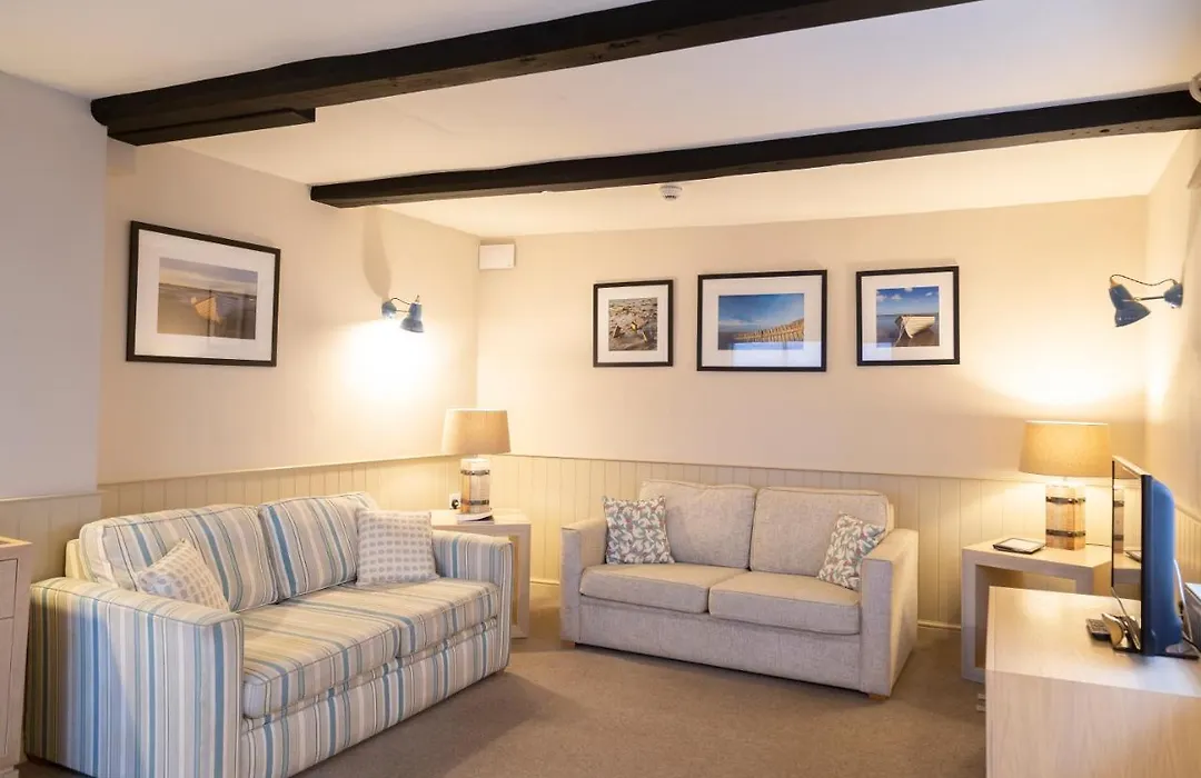 The White Horse Blakeney-1