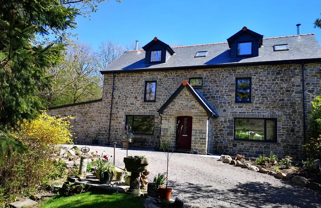 Little London Bed & Breakfast And Glamping Pod-1