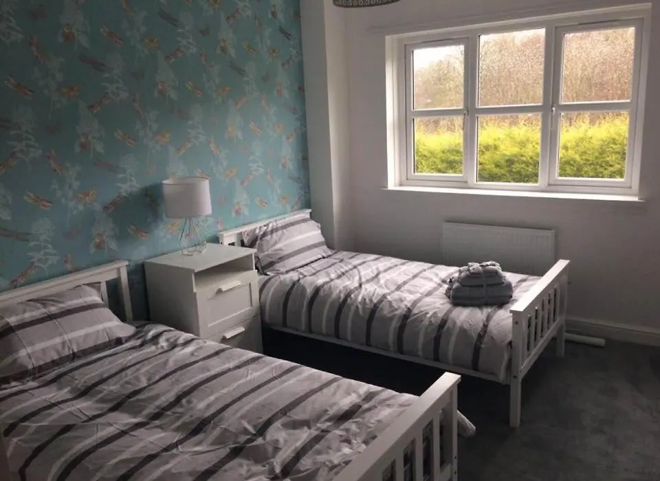 Kilburn Holiday Cottage-1