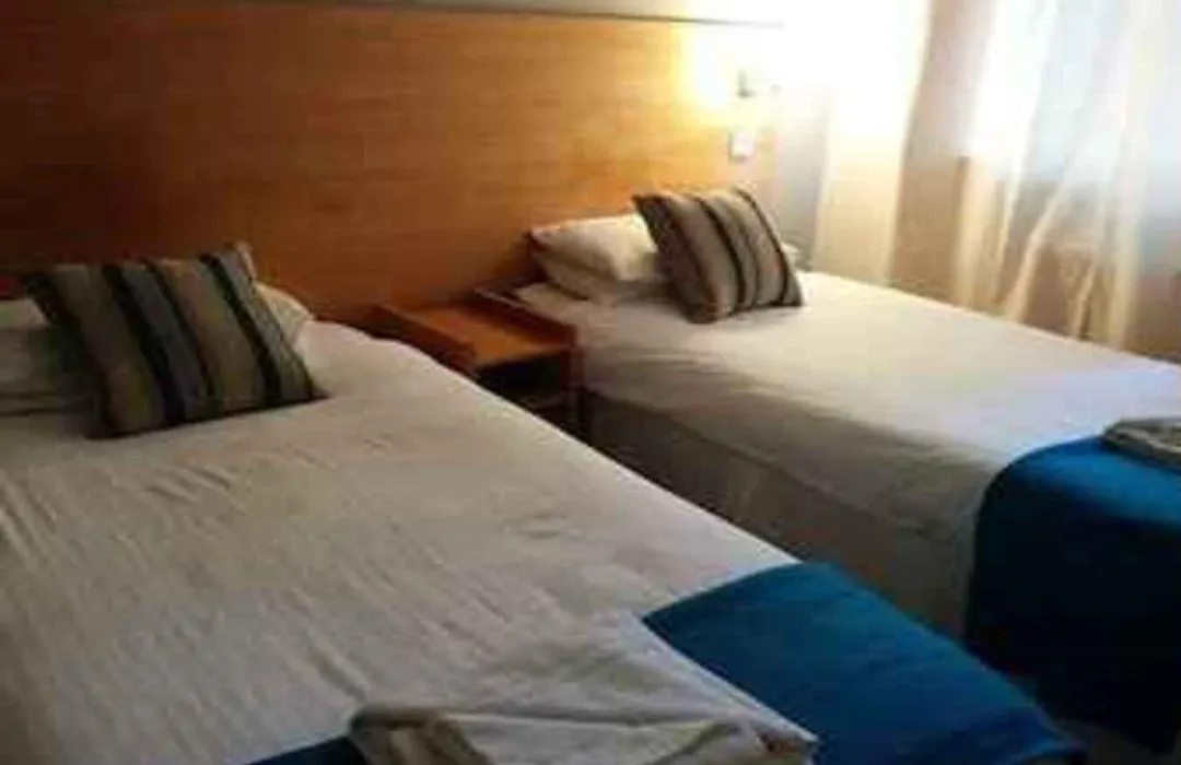 The New Dundee Carlton Hotel-1