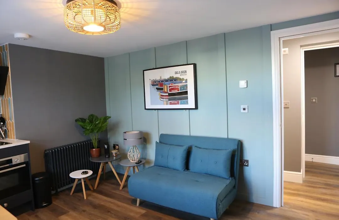 No 12 - Stunning Self Check-In Apartments In Worcester Centre-1
