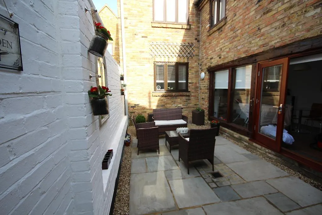 Harpenden House-1