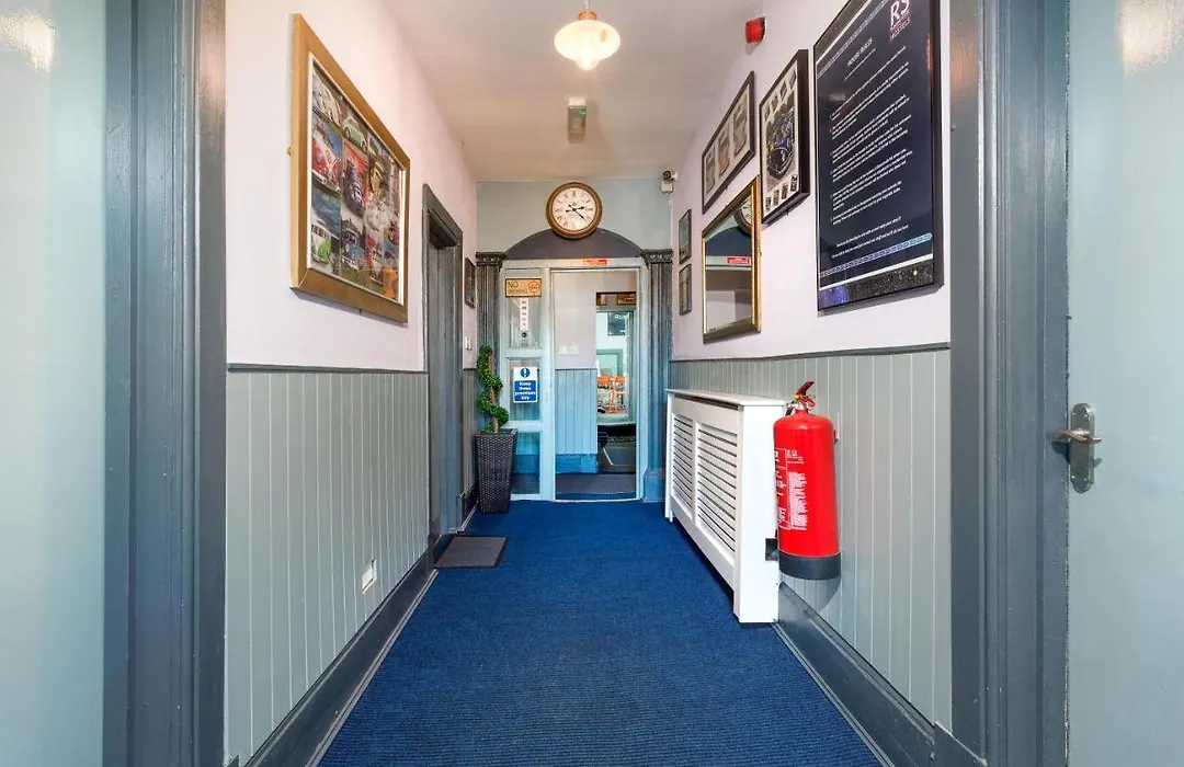 Russell Scott Backpackers - Sheffield-1