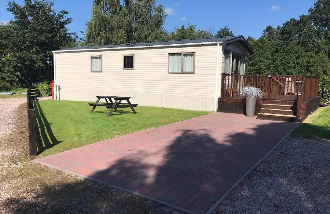 Riverbank Lodge-1