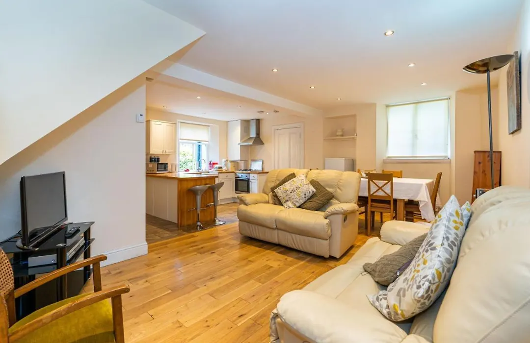 Royal Gardens Apartments-1