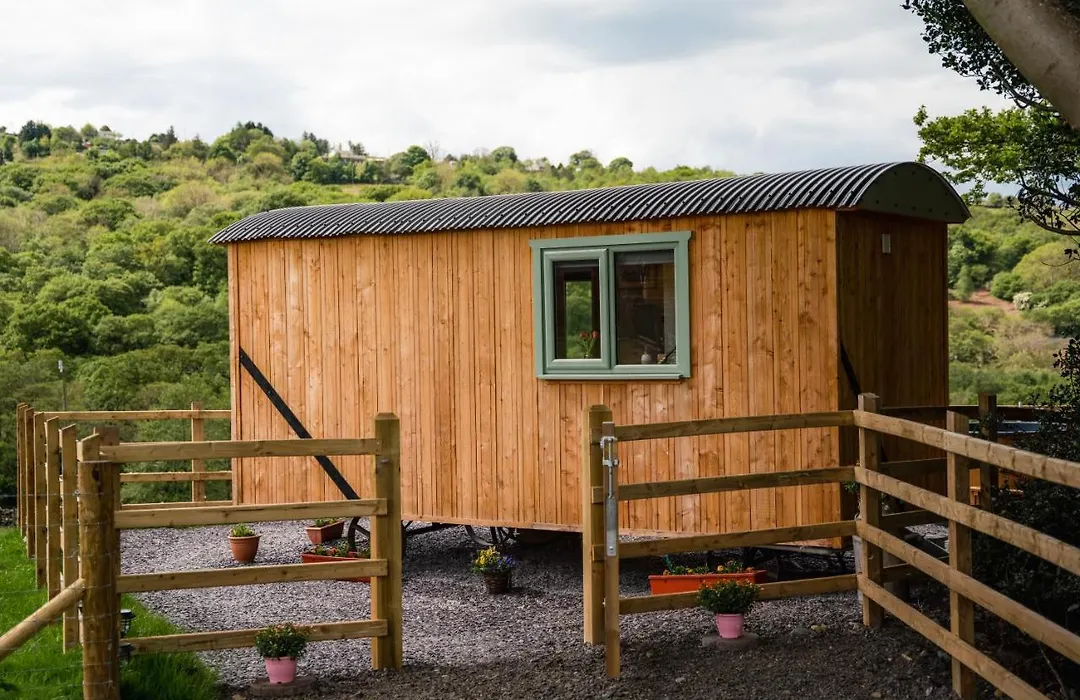 Elephant View Shepherds Hut-1