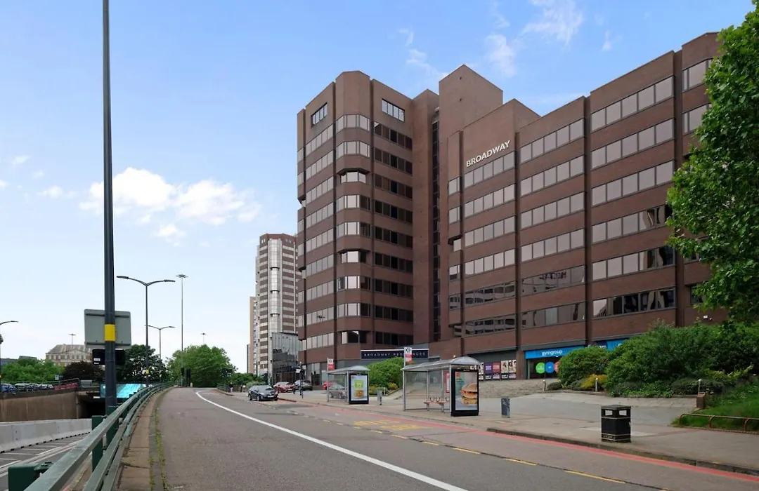 Seven Living Broadway Residences - Birmingham City Centre, Broad Street - Free Parking-1