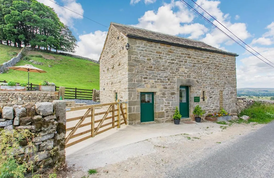 Pogles Wood Cottage-1
