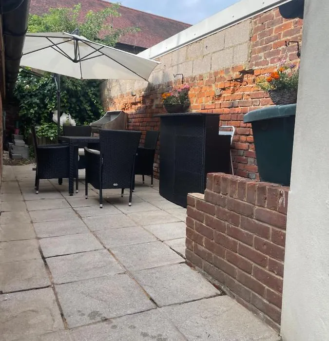 The Old Coach House 8 North Lane-1