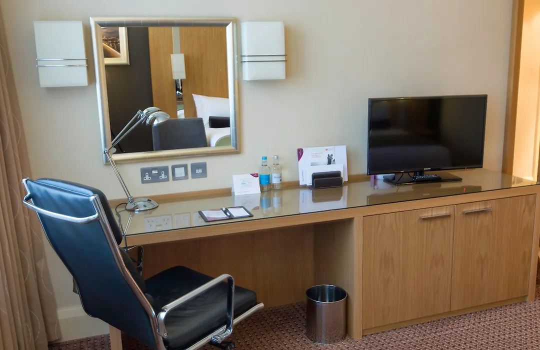 Crowne Plaza London Ealing By Ihg-1