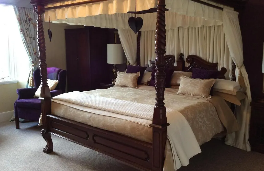 Glebe Country House Tarbet-1