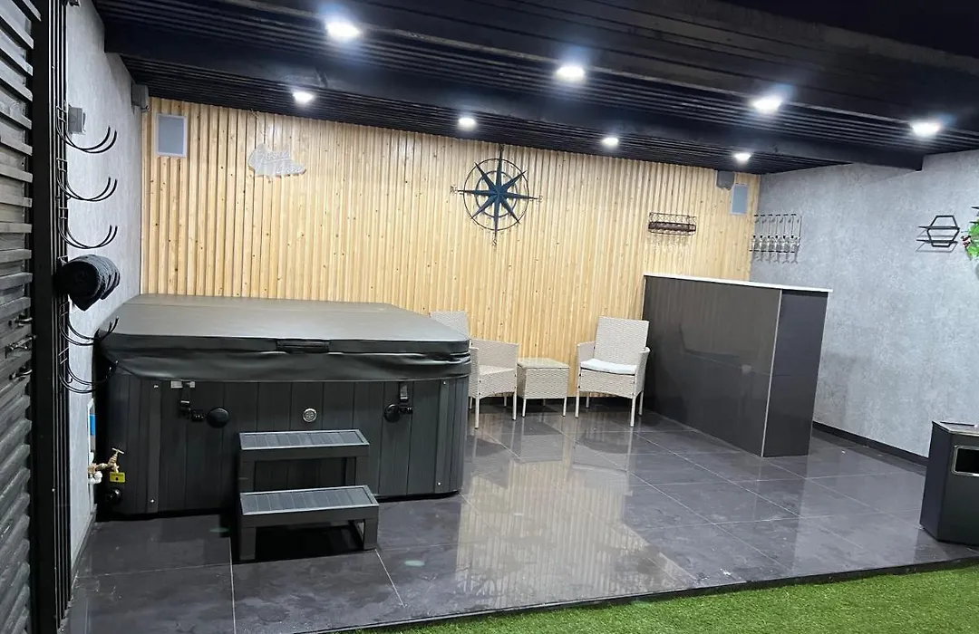 Penthouse Style Luxury 2 Bedroom House Has Hot-Tub, Extra Fees Apply-1
