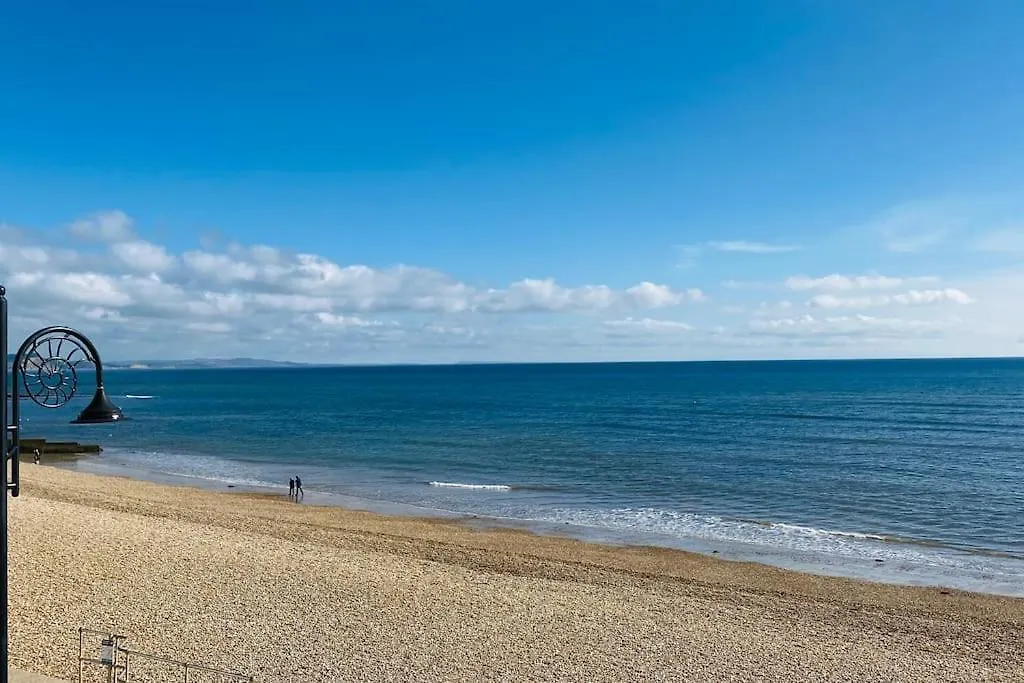 Benwick Cottage: Beachfront Thatched Retreat with Spectacular Sea Views-1