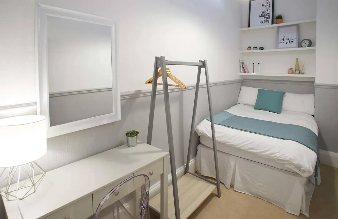 Host & Stay - Havelock Place Apartment-1